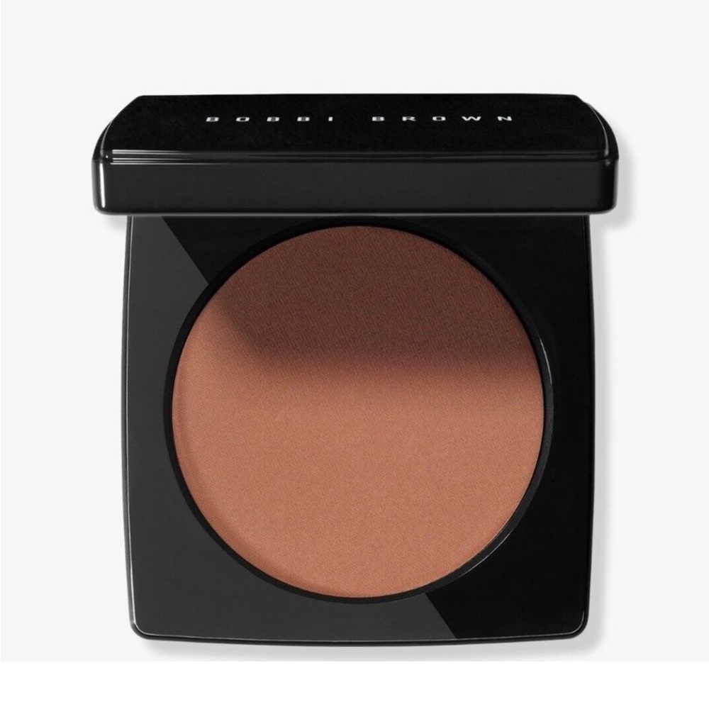 Bobbi Brown Bronzing Powder in Deep 4 - BNIB & Discontinued